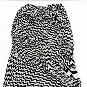 Black and White Banana Republic Geometric Women’s Blouse Size:S